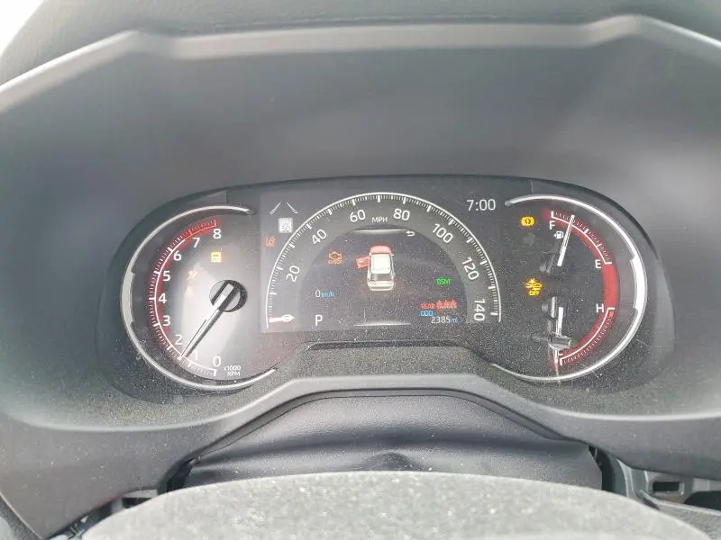 2025 TOYOTA RAV4 XLE  