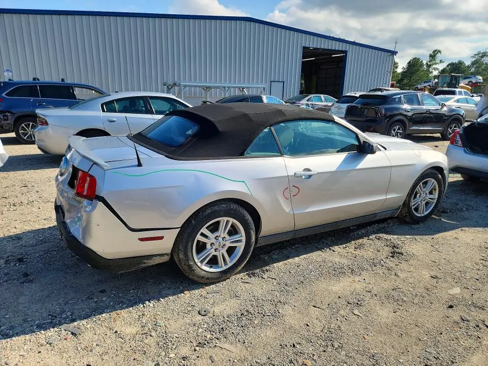 2011 FORD MUSTANG   
