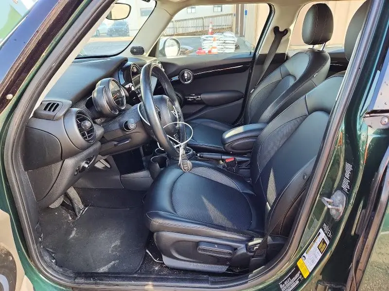 2015 MINI COOPER   