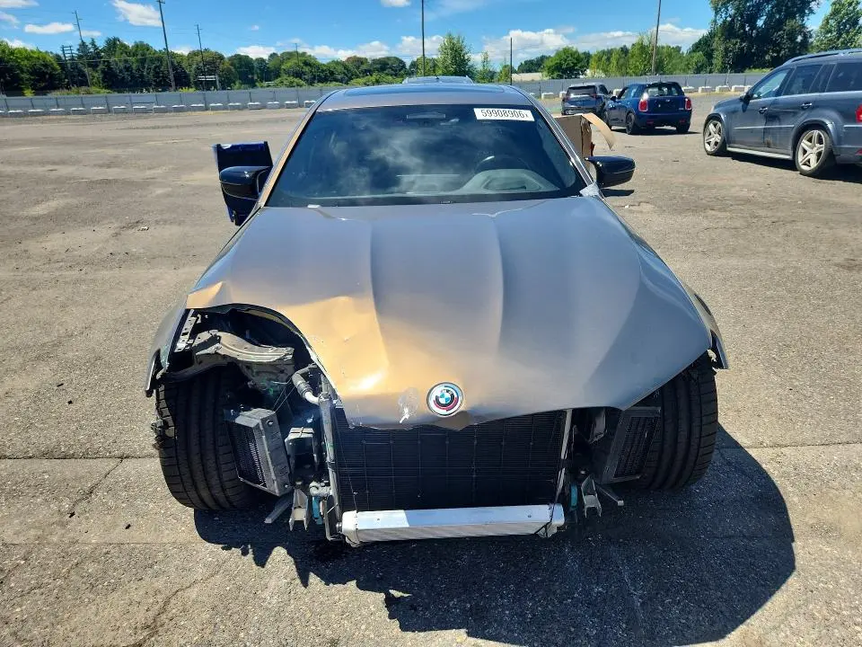 2022 BMW M5   