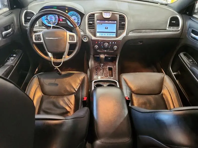 2011 CHRYSLER 300C   