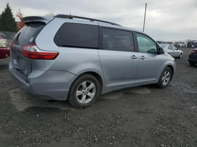 2017 TOYOTA SIENNA LE  