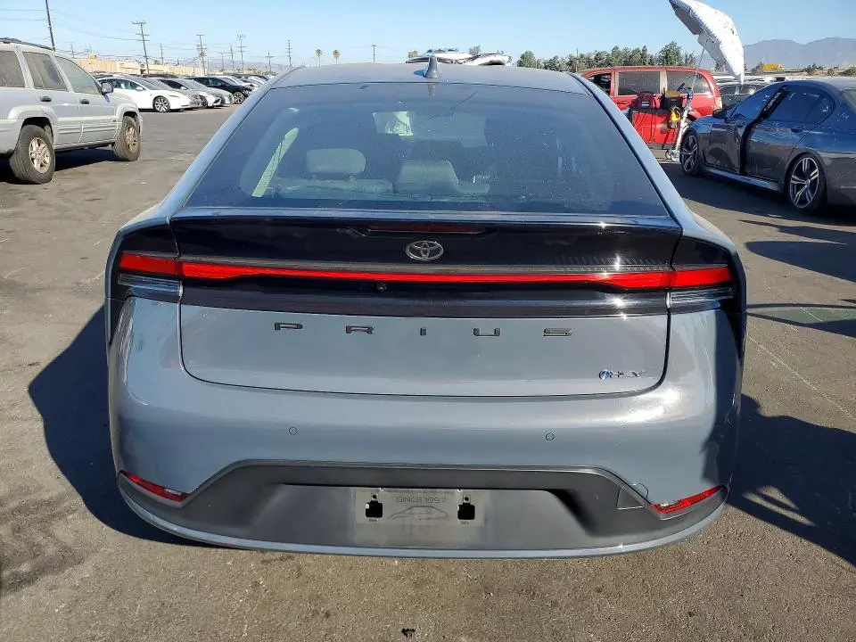 2024 TOYOTA PRIUS LE  