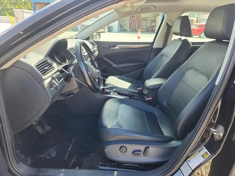 2016 VOLKSWAGEN PASSAT SE  