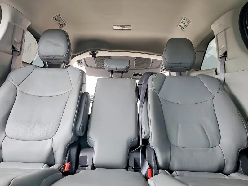 2022 TOYOTA SIENNA XLE 8-PASSENGER  