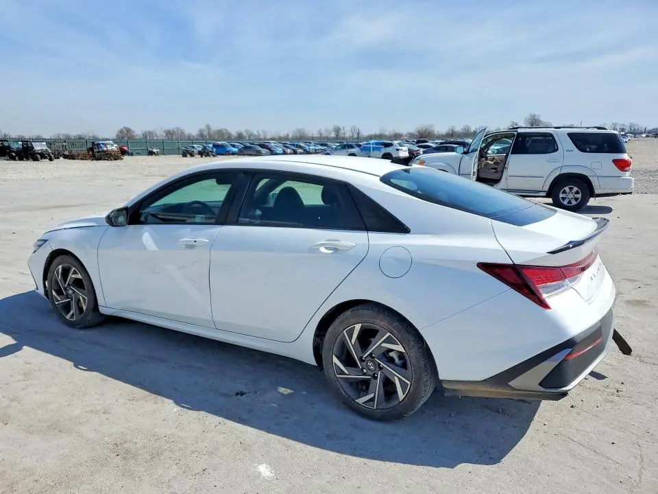 2025 HYUNDAI ELANTRA SEL SPORT  