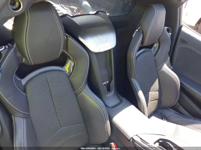 2024 CHEVROLET CORVETTE STINGRAY RWD  2LT