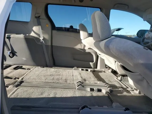 2012 TOYOTA SIENNA BASE  