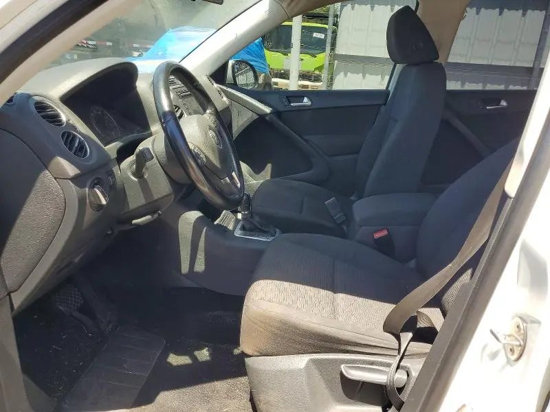 2015 VOLKSWAGEN TIGUAN S  
