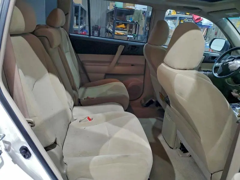 2010 TOYOTA HIGHLANDER   