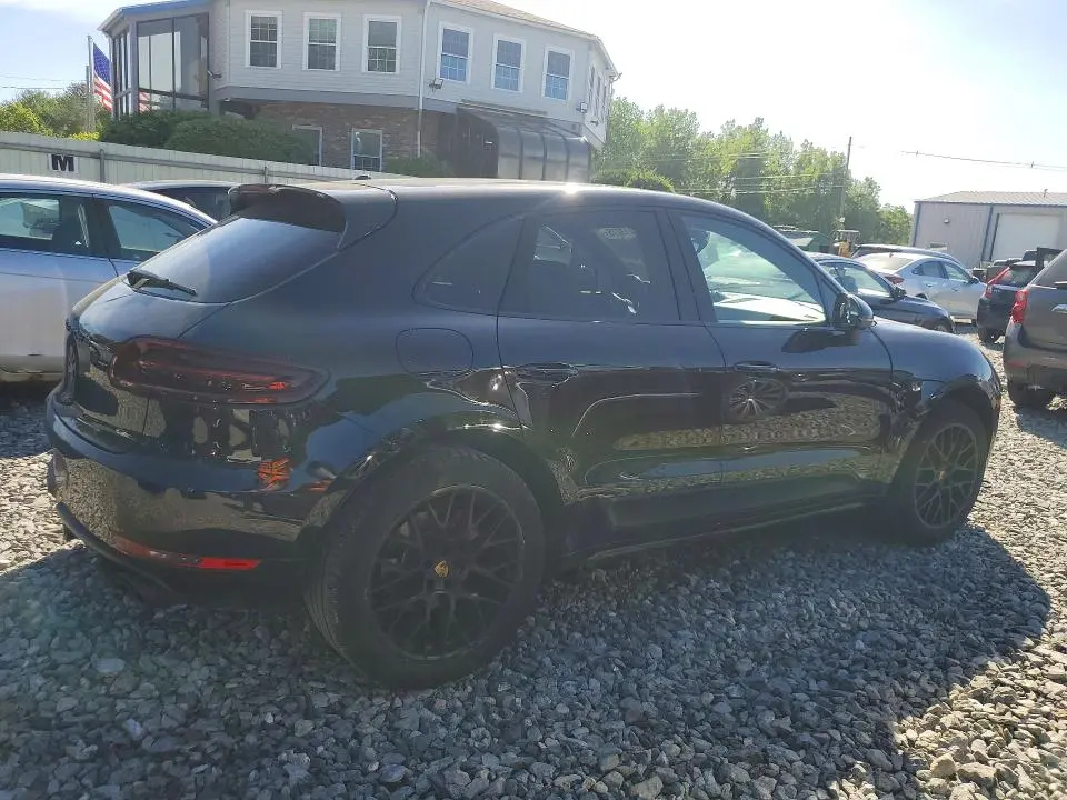 2017 PORSCHE MACAN GTS  