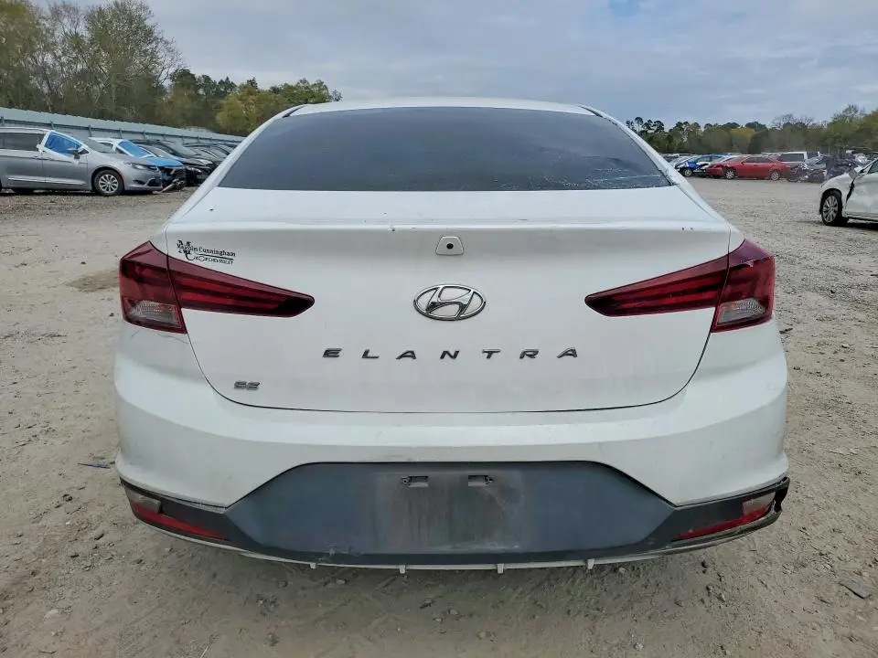 2019 HYUNDAI ELANTRA SE  