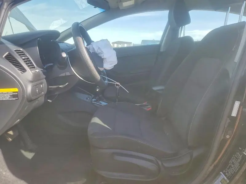 2017 KIA FORTE LX  