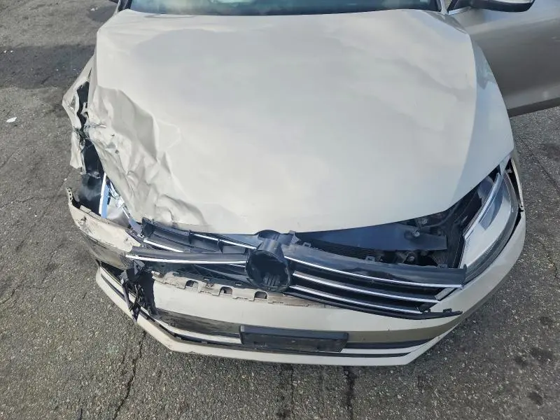 2015 VOLKSWAGEN JETTA SE  