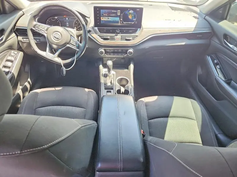 2023 NISSAN ALTIMA SV  