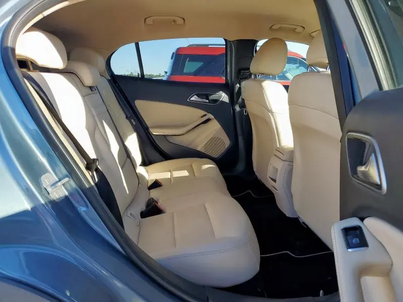 2015 MERCEDES-BENZ GLA 250 4MATIC  