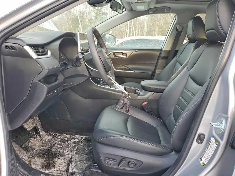 2024 TOYOTA RAV4 XLE  