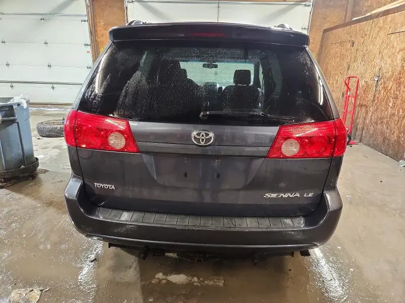2010 TOYOTA SIENNA CE  