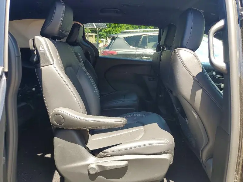 2025 CHRYSLER PACIFICA HYBRID SELECT  