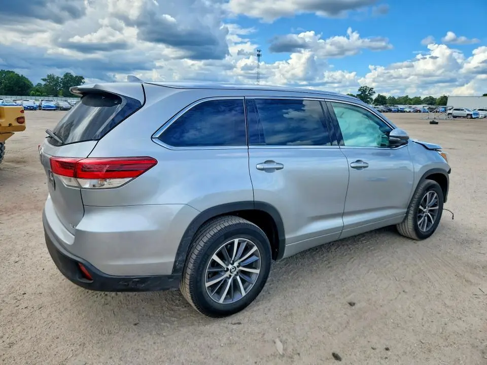 2018 TOYOTA HIGHLANDER XLE  