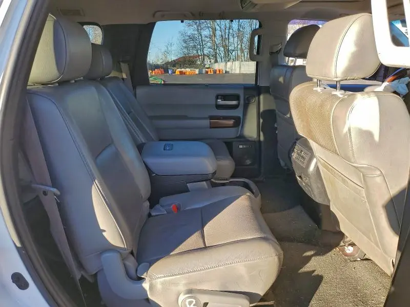 2013 TOYOTA SEQUOIA PLATINUM  