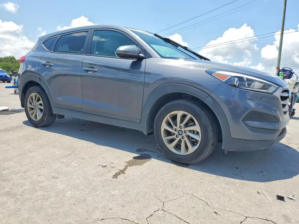 2018 HYUNDAI TUCSON SE  