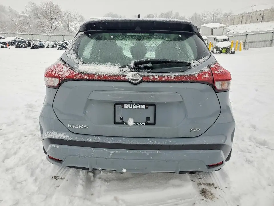 2022 NISSAN KICKS SR  