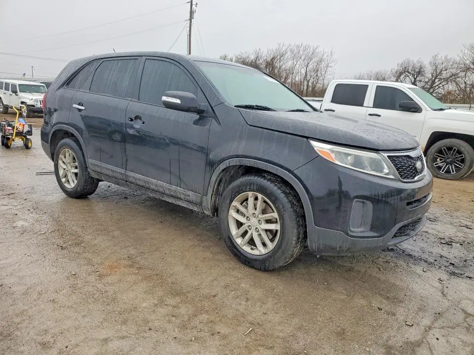 2014 KIA SORENTO LX  