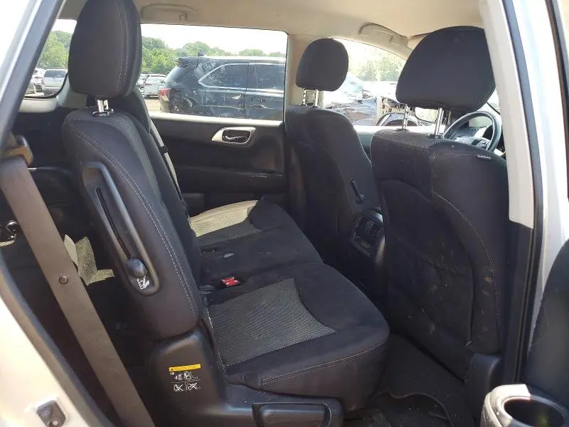 2017 NISSAN PATHFINDER SV  