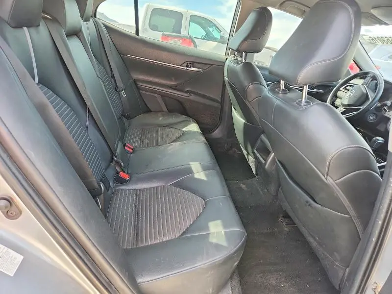 2018 TOYOTA CAMRY SE  
