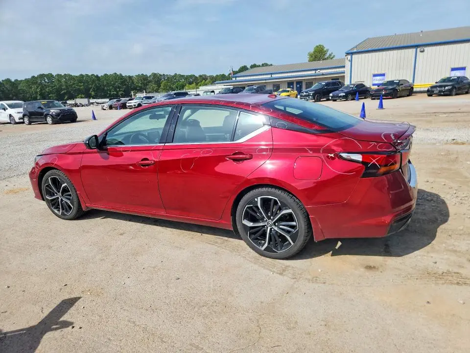 2023 NISSAN ALTIMA SR  