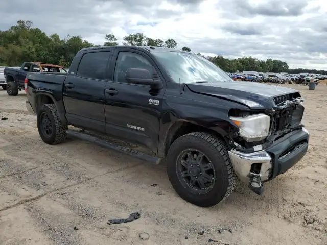 2015 TOYOTA TUNDRA CREWMAX SR5  