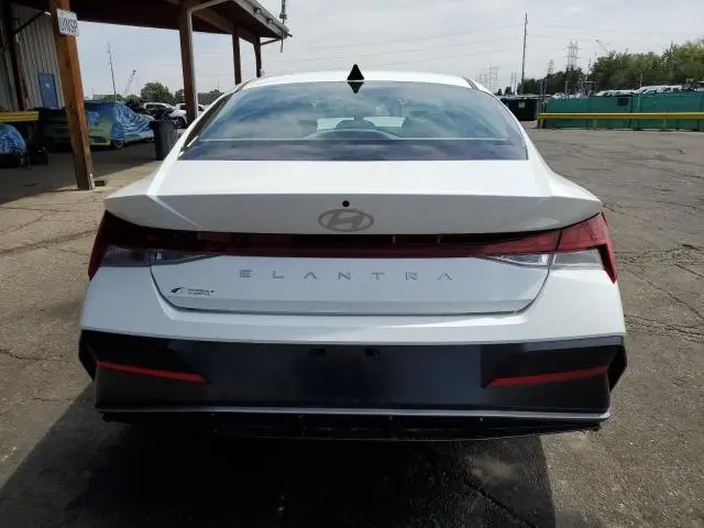 2024 HYUNDAI ELANTRA SEL  