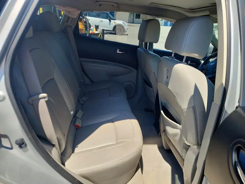 2011 NISSAN ROGUE S  