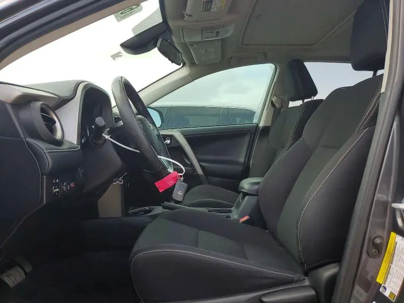 2018 TOYOTA RAV4 XLE  
