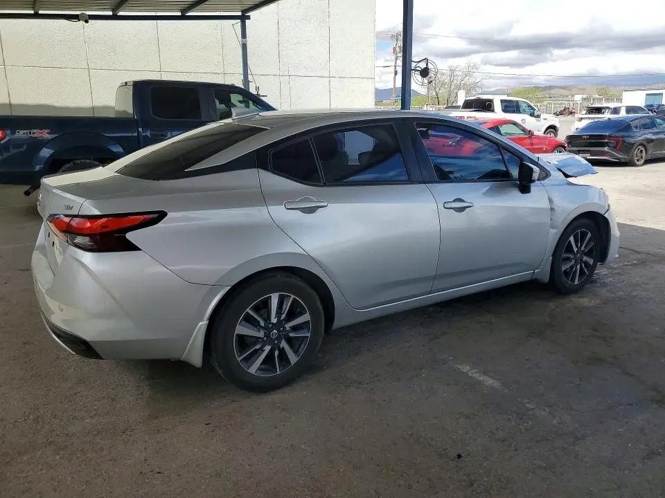 2021 NISSAN VERSA SV  
