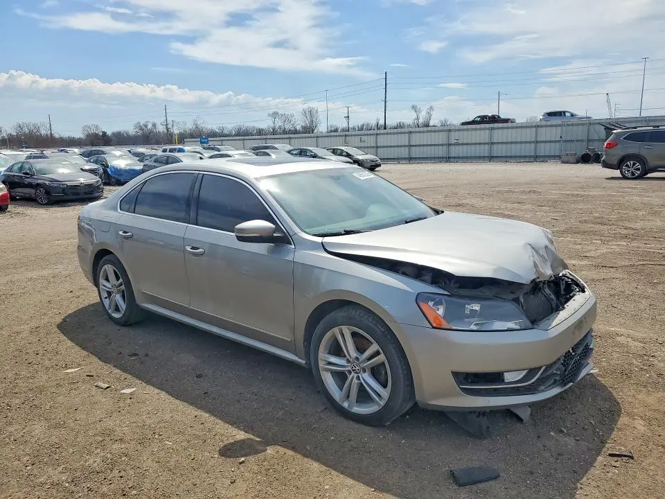 2013 VOLKSWAGEN PASSAT SEL  