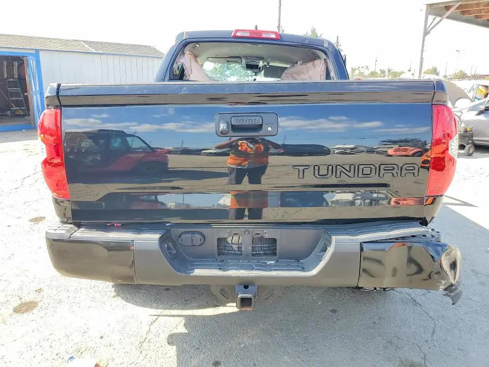 2021 TOYOTA TUNDRA CREWMAX SR5  