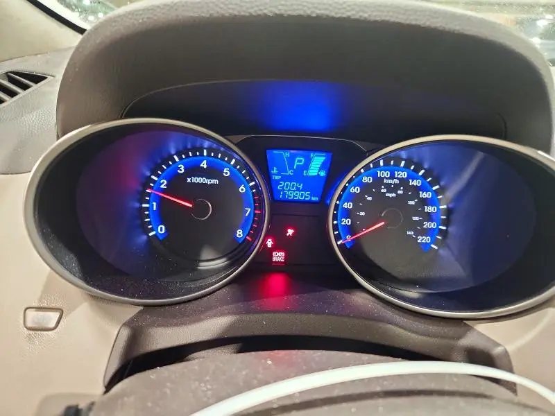 2010 HYUNDAI TUCSON GLS  