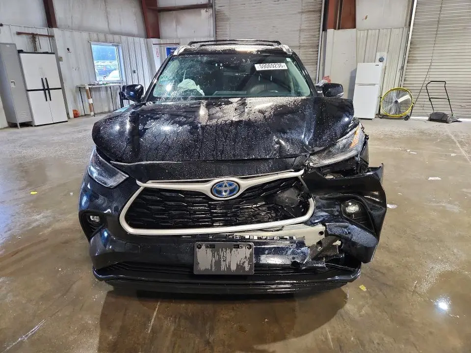 2021 TOYOTA HIGHLANDER HYBRID XLE  