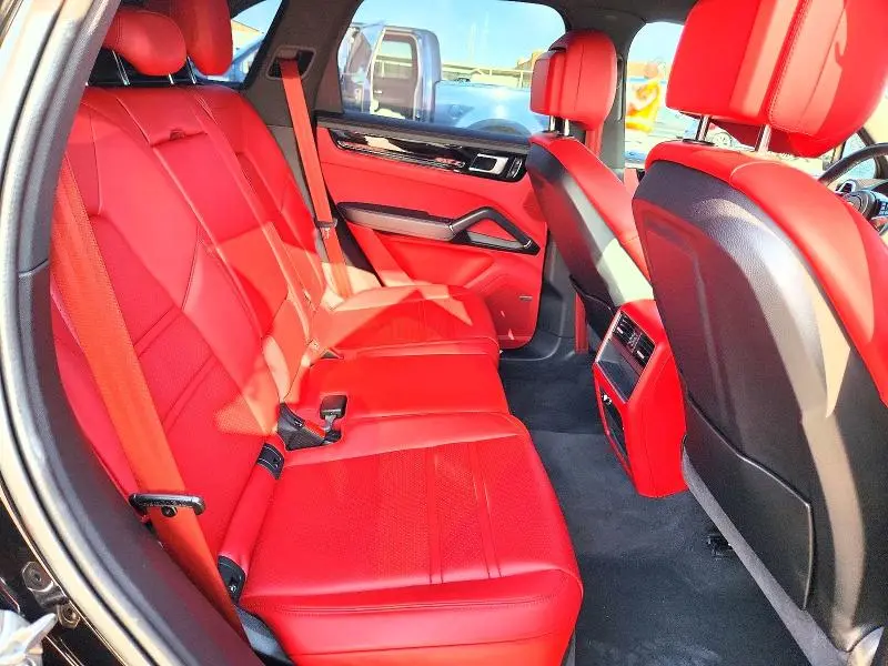 2022 PORSCHE CAYENNE   