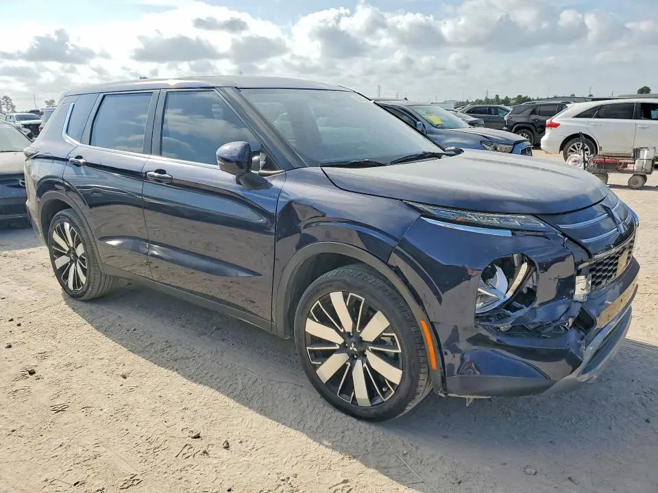 2025 MITSUBISHI OUTLANDER SE  
