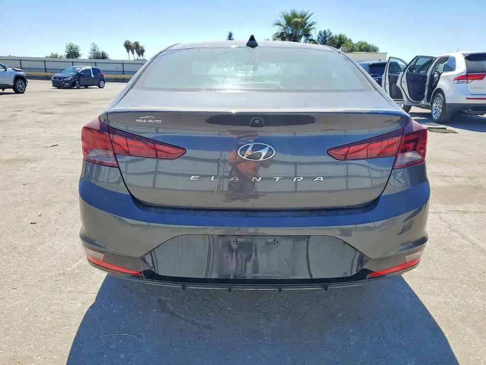 2020 HYUNDAI ELANTRA SEL  