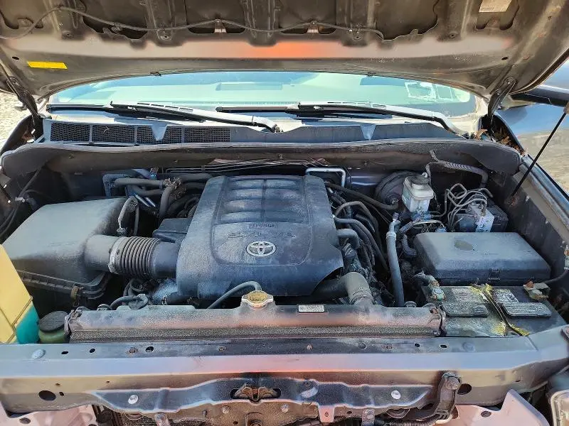 2013 TOYOTA SEQUOIA SR5  