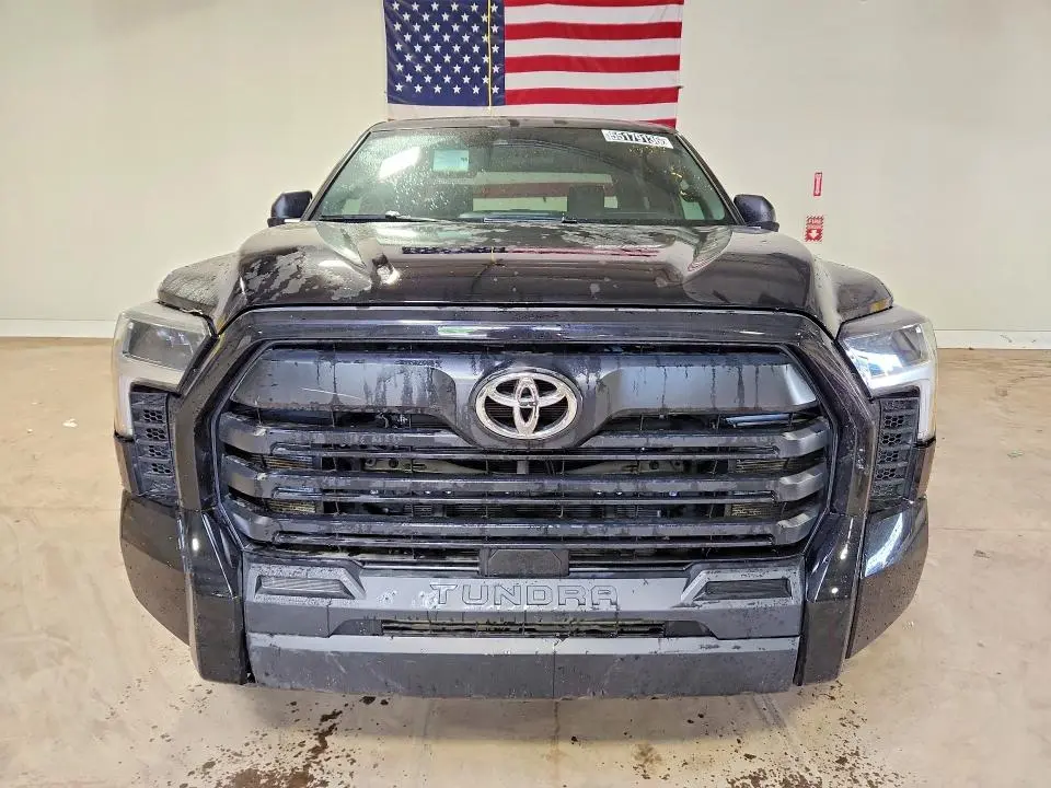 2025 TOYOTA TUNDRA SR  