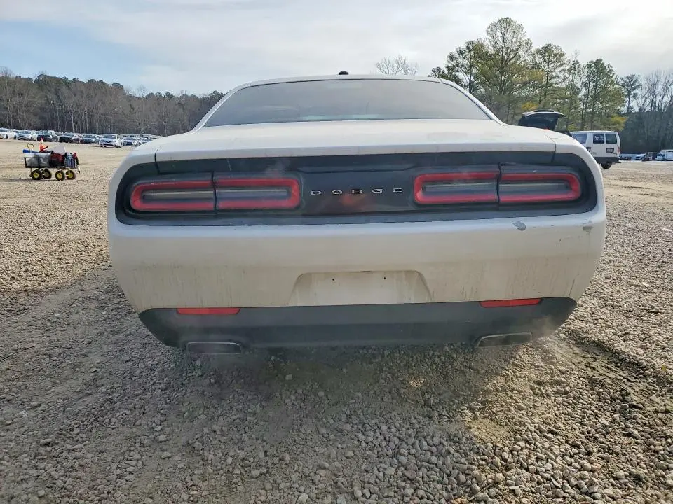 2016 DODGE CHALLENGER SXT  
