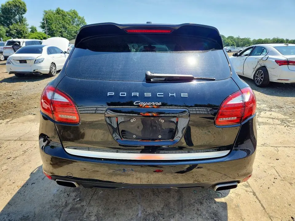 2014 PORSCHE CAYENNE   