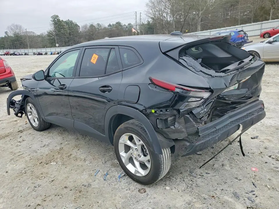 2024 CHEVROLET TRAX LS  