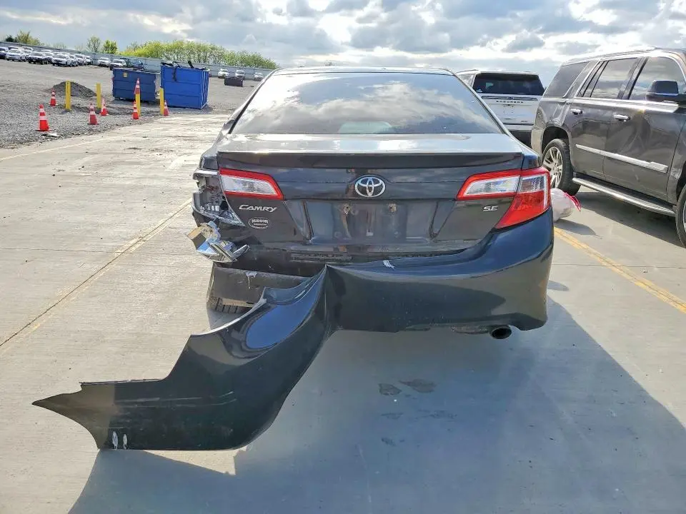 2012 TOYOTA CAMRY SE  