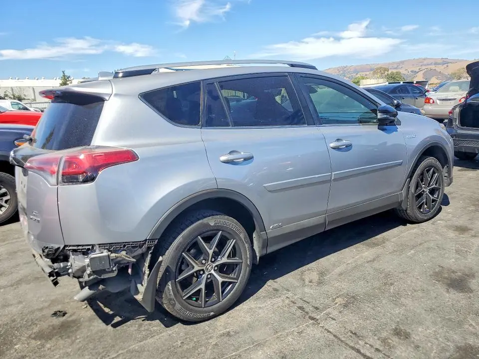 2018 TOYOTA RAV4 HV SE  